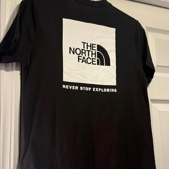 The North Face Women’s Classic Black Tee Size M NWT - Picture 4 of 4